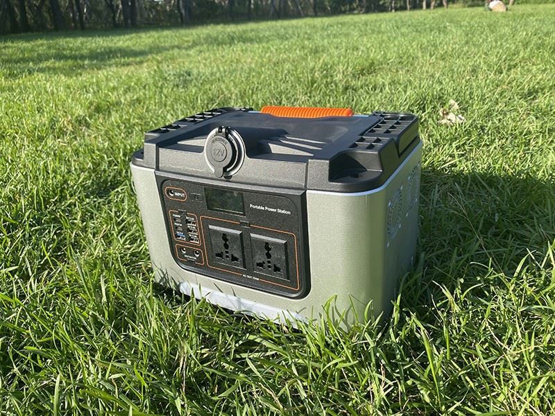 portable power station700w (2)
