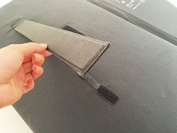 Folding solar panel 300w (7) Folding solar panel 300w (7)