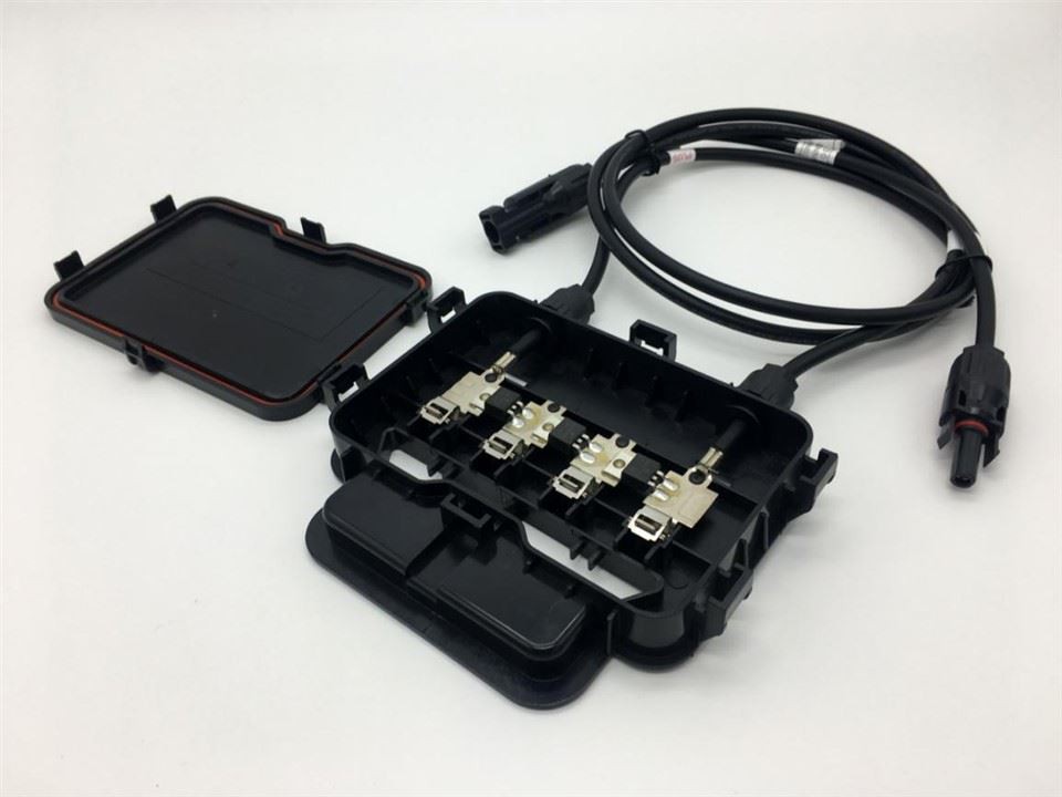 Solar-Array-Anschlussbox